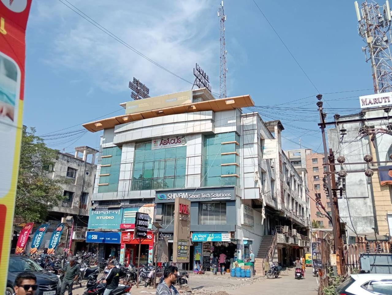 Hotel Mountain Bharuch エクステリア 写真